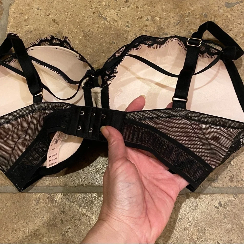 NWT~VICTORIA’S SECRET Women Black Lace Padded Push Up Bra Size 36DD